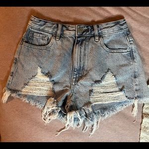 Pacsun 24”, Distressed Jean Short Hi-rise